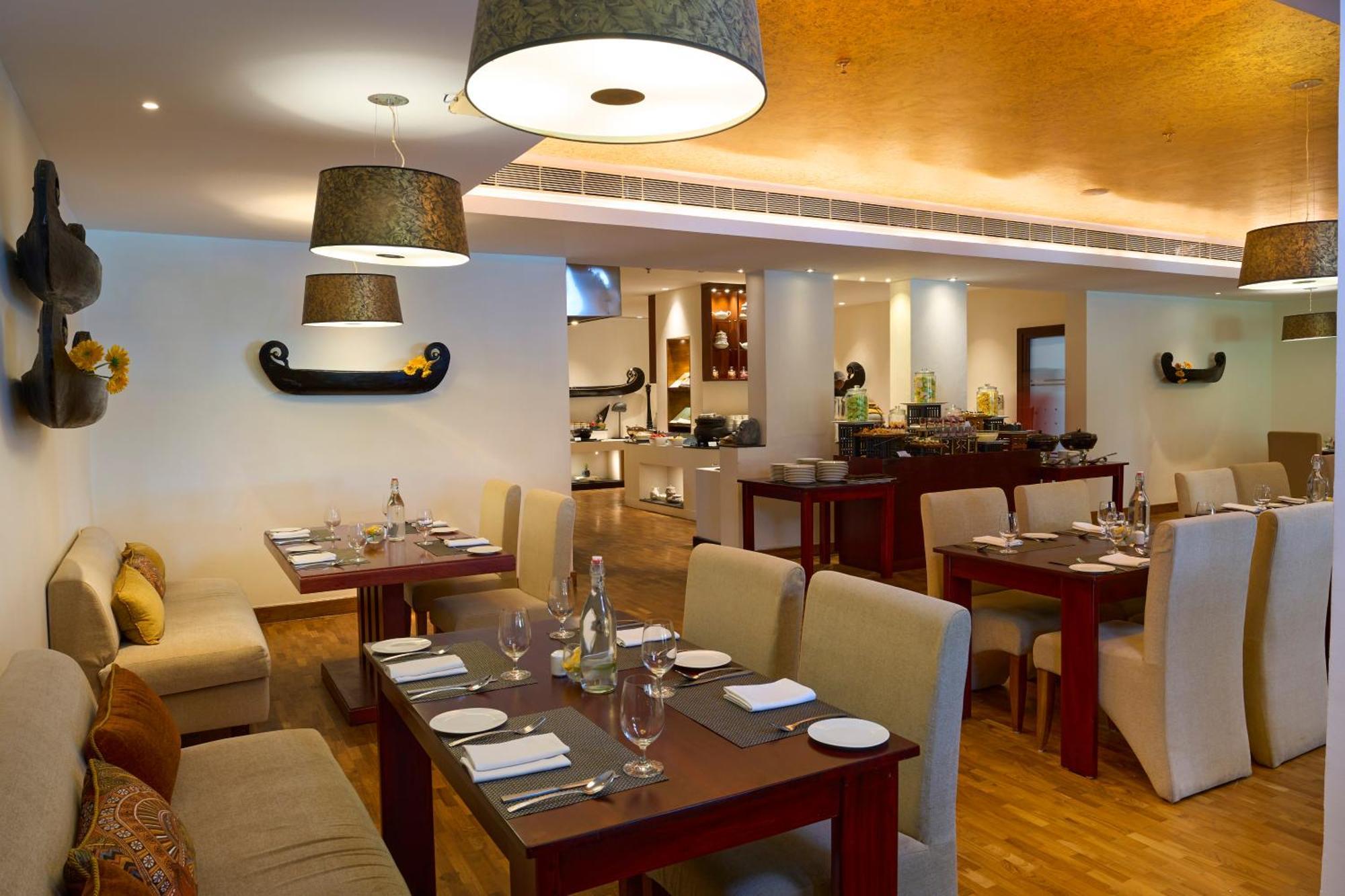 The Leela Ashtamudi, A Raviz Hotel Kollam Eksteriør bilde The restaurant