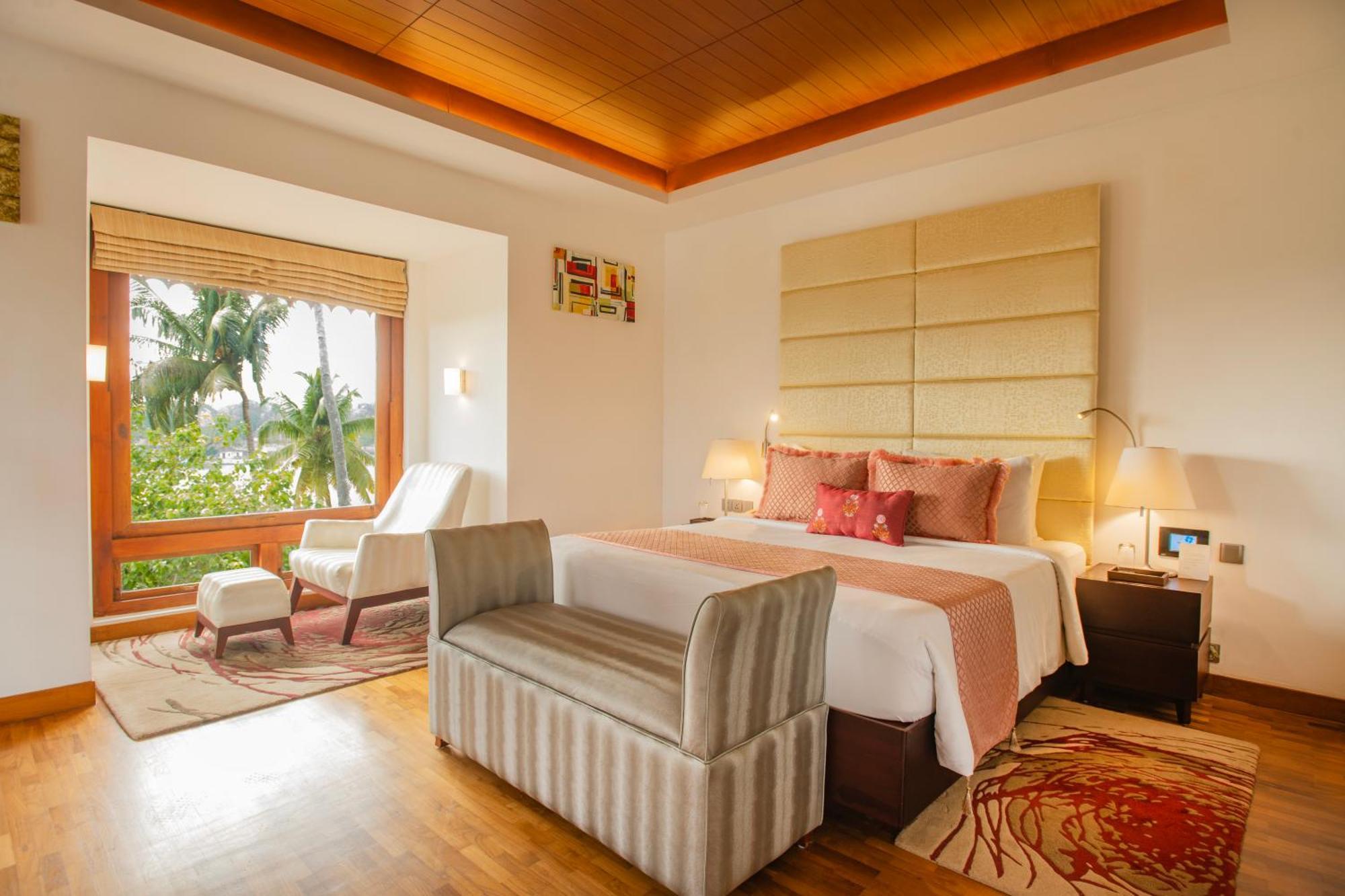 The Leela Ashtamudi, A Raviz Hotel Kollam Eksteriør bilde A bedroom at the Taj Bengal